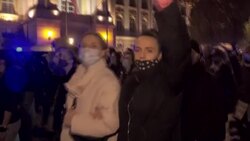CLEAN : Thousands march against Poland abortion ruling News Clip