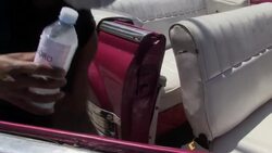 VOICED : Cuba no quiere al coronavirus de pasajero en sus viejos convertibles News Clip