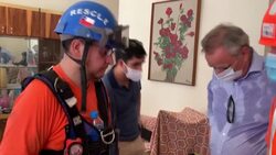 CLEAN : Chilean and Lebanese rescuers search for survivors under rubble News Clip