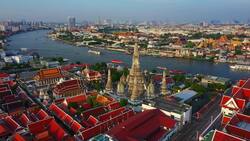 Bangkok's Skyline Unveiled: Drone's Eye View of Thai Cultural Tapestry Stock Footage