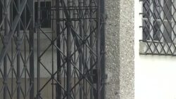 CLEAN : Holocaust memorial sites face the excess of tourism News Clip