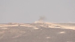 CLEAN : Yemen: Pro-government and Huthi rebels fight at one of Marib's frontlines News Clip
