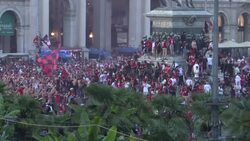 CLEAN : AC Milan suporters celebrate in front of Duomo in Milan News Clip