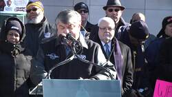 Unions rally against federal government shutdown News Clip