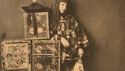 The Real Alice In Wonderland Lewis Carroll Had an Unusual Relationship With Instructional Video