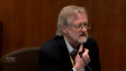 Respiratory expert has Chauvin trial jury examine their own necks News Clip