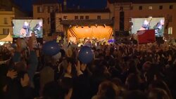 CLEAN : Thousands of Sardines rally against the far right in Bologna News Clip