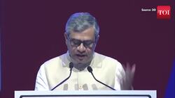 PM Modi has transformed entire telecom sector: Ashwini Vaishnaw at India Mobile Congress News Clip