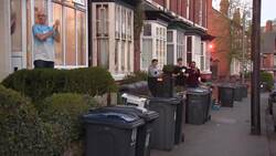 People in UK applaud virus health workers Instructional Video