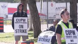 ‘Canada Post is being gutted’: Strike tensions rise, company tables new offer News Clip
