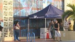 CLEAN : Early voters line up in Miami, Florida, a week before the election News Clip