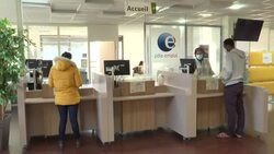 CLEAN : STOCKSHOTS: French unemployment rises by 0.9% in November News Clip