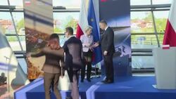 CLEAN : No Covid cash for Poland before rule of law reform: EU chief News Clip