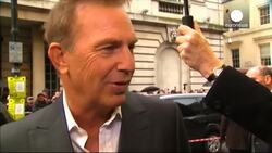 Killer Kevin Costner gets someone else’s memories in “Criminal” News Clip