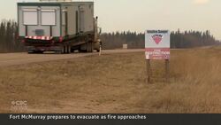 Approaching Alberta wildfire triggers painful memories in Fort McMurray News Clip