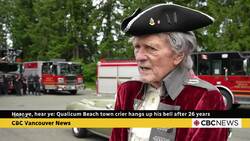 Hear ye, hear ye: Qualicum Beach town crier hangs up bell after 26 years News Clip