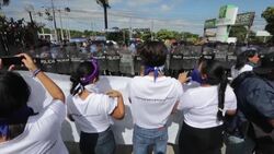 VOICED : Conmemoran Dia de los Derechos Humanos bajo asedio de policia en Nicaragua News Clip