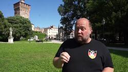 B2B vs B2C: Business to Business Marketing vs Business to Consumer Marketing Instructional Video