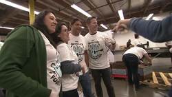 Robert Trujillo of Metallica joins the band's fans at food bank News Clip