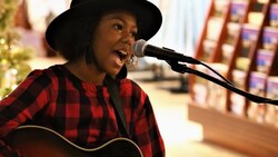 Rising Star: Phoebe White News Clip