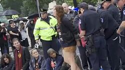 ANTI–Brett Kavanaugh – Multiple arrested for civil disobedience on day of Kavanaugh/Ford hearing Stock Footage