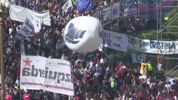 CLEAN : Supporters of Argentine VP Kirchner gather on Plaza de Mayo after attack News Clip