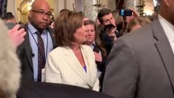 CLEAN : Top Democrat Pelosi says ripping up Trump's speech was courteous News Clip