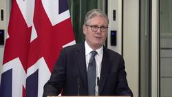 Starmer agrees 'groundbreaking' one in, one out deal with Macron News Clip