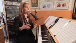 How to Get the Most Out of Pop Singing Lessons Instructional Video