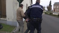 Scuffles as Macron arrives for 'grande debate' Instructional Video