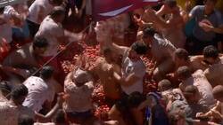 20,000 take part in La Tomatina festival in Spain Instructional Video