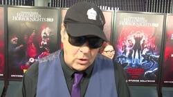 Dan Aykroyd, other stars recall favorite Halloween traditions Instructional Video