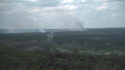 CLEAN : Ukraine forces use heavy artillery in a battle over Yampil in eastern Ukraine News Clip