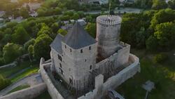 I WONDER - What Is A Palace Castle? Instructional Video