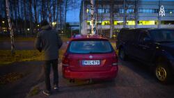 Painting worlds in the dark, Hannu Huhtamo's light art Instructional Video