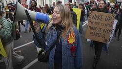 Pro-Israel activists clash with climate protesters in Whitehall News Clip