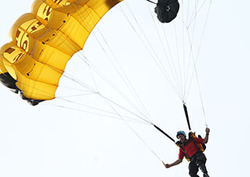 Gravedad: la fuerza de atracción universal Instructional Video