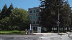 VOICED : La UE investiga a Apple por prácticas contrarias a la competencia News Clip