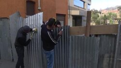 CLEAN : Bolivians secure homes as pro Morales protesters march towards capital News Clip