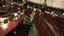 Manifestantes toman edificio legislativo en Hong Kong  Instructional Video