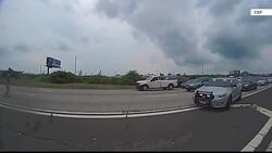 Connecticut State Police rescue ducks from Interstate-91 in Hartford Instructional Video