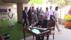 CLEAN : UN chief Guterres pays tribute to Gandhi on India trip News Clip
