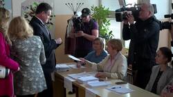 Candidate Sefcovic votes, calls for big turnout Instructional Video