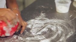 How to Prepare Fondant for a Ladybug Cake for a Kids' Party Instructional Video