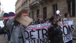 CLEAN : Opposing protests take to the streets of Bordeaux over IVF law News Clip