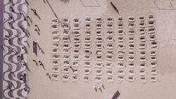 CLEAN : Cavan “tumbas” en playa de Copacabana News Clip