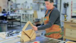 How to Make a Keyed Miter Joint in Woodworking Instructional Video