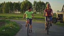 High Five Facts - Carbon Footprint Instructional Video