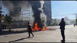 CLEAN : Violent protests continue in Chile's port city of Valparaiso News Clip