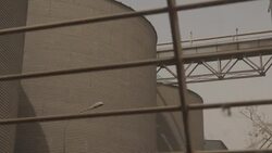 Soldiers stand guard at flour mills in Hodeida News Clip